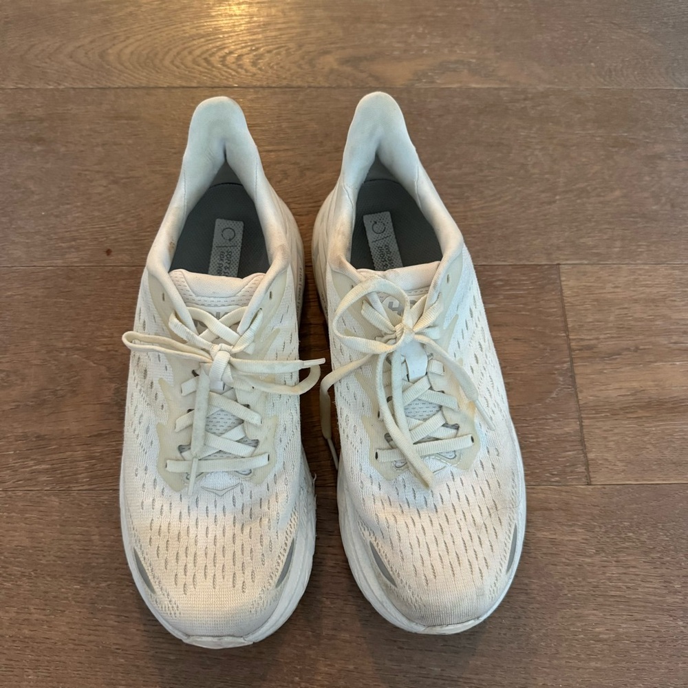 How’s Clifton 9 sneaker, size 8.5